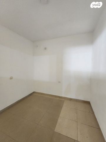 דירת גן, בושם, לבנה, תל אביב יפו