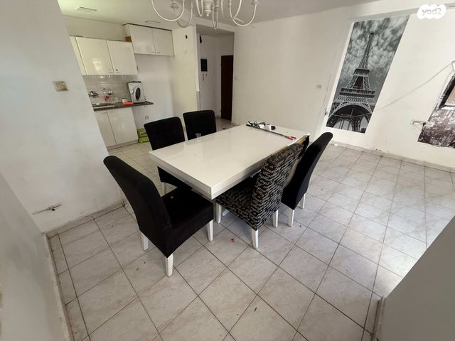 דירת גן, דרך הציונות, רובע ג', אריאל