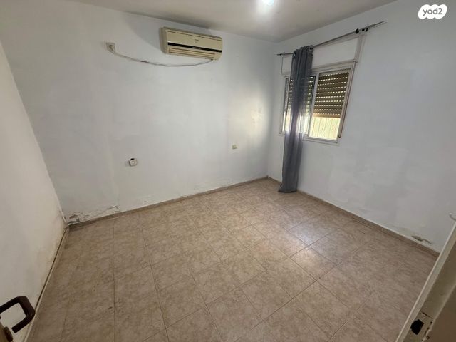 דירת גן, דרך הציונות, רובע ג', אריאל