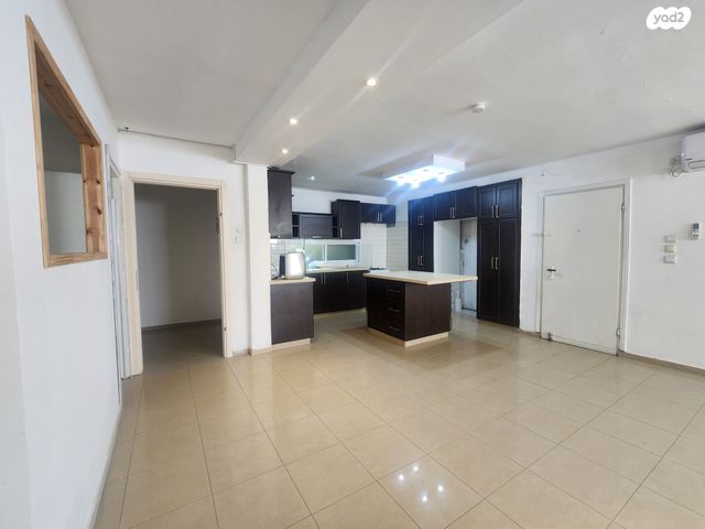 דירת גן, בושם, לבנה, תל אביב יפו