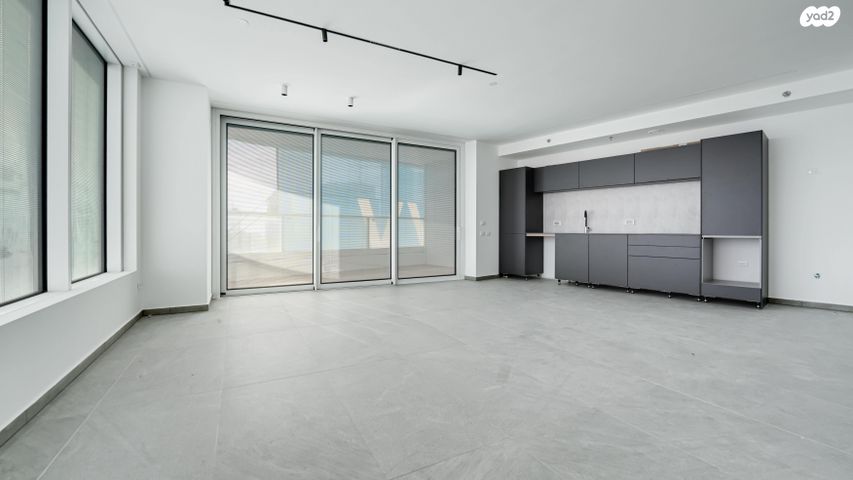 דירה, ארלוזורוב 82, שכונת הראשונים, רמת גן