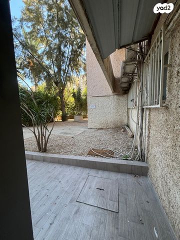 משרדים, שדרות בן גוריון 63, מרכז העיר, סביניה, הוותיקה, קרית ביאליק