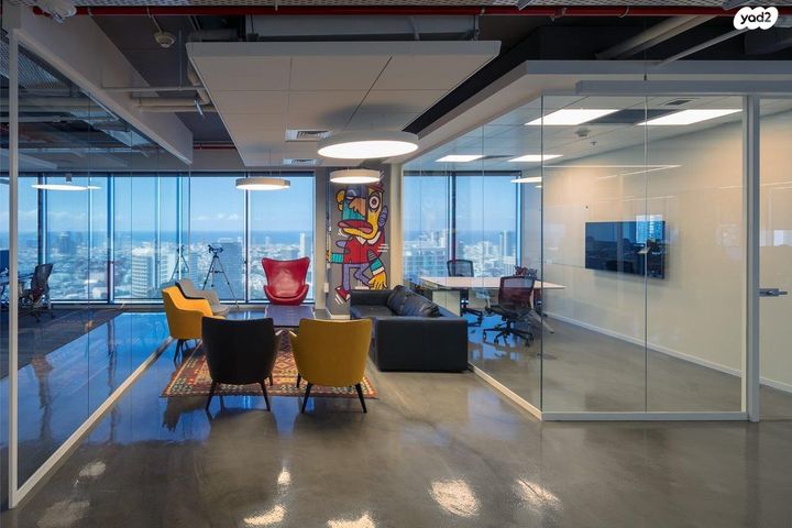 דרך מנחם בגין 160