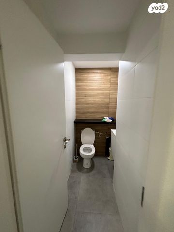 משרדים, שדרות בן גוריון 63, מרכז העיר, סביניה, הוותיקה, קרית ביאליק