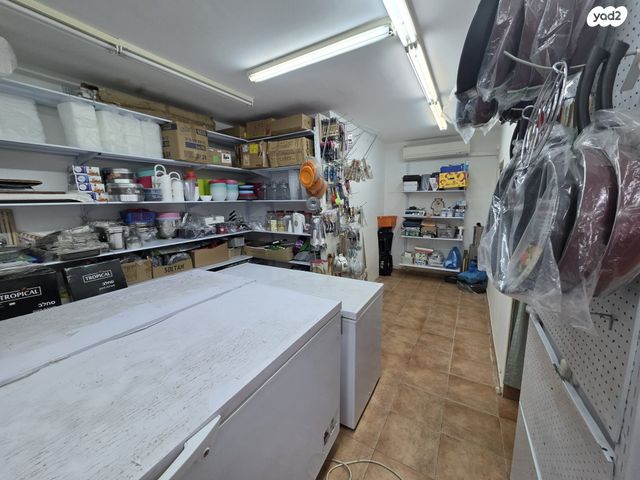 חנויות/ שטח מסחרי, שדרות נשיאי ישראל, המיסדים, כרמיאל