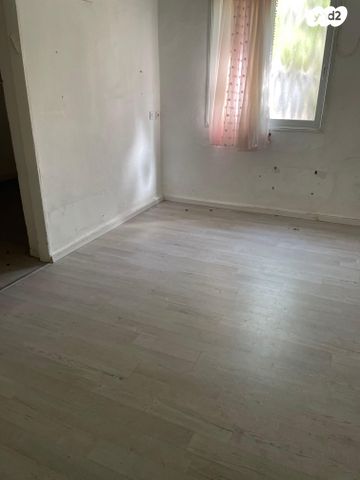 קליניקות, יד לבנים, רמת גן