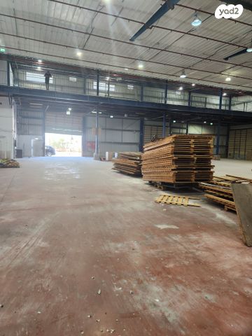 מחסנים, אבן יהודה