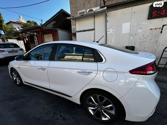 יונדאי איוניק