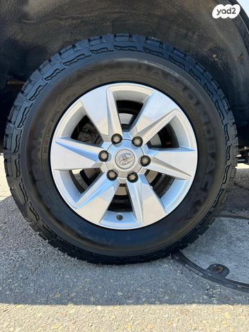 טויוטה לנד קרוזר