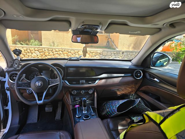 אלפא רומיאו סטלביו