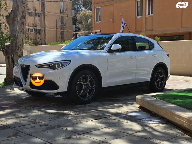 אלפא רומיאו סטלביו