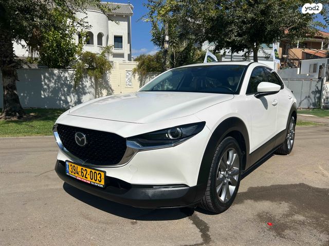 מודעת רכב מאזדה CX-30