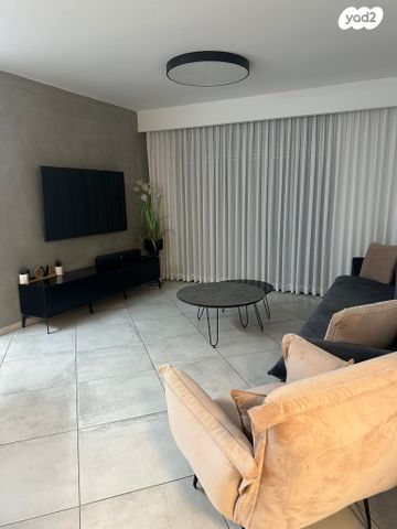 הרבי מלובאוויטש 44