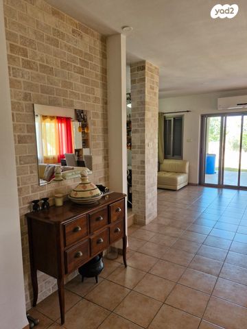 בית פרטי/ קוטג', רקפת 233, גן נר, גן נר