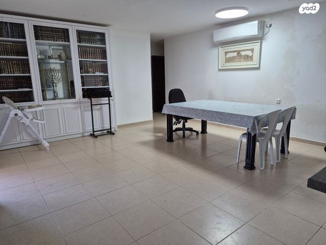 יצחק טוניק 26