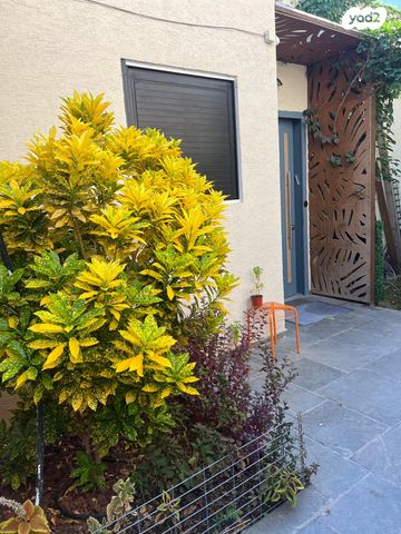 דירת גן, יהושע טהון 8, נווה רסקו, רמת השרון