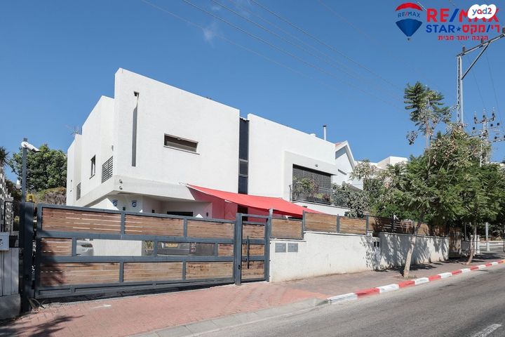 דו משפחתי, ארלוזורוב 17, מרכז, הרצליה