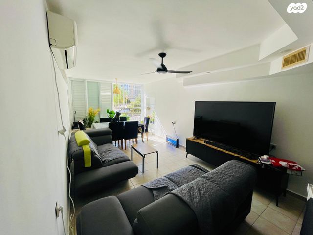 שדרות ג'יימס דה רוטשילד 