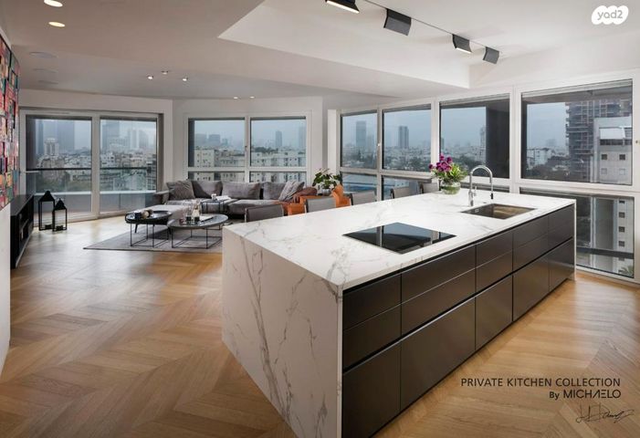 ניסים אלוני 19