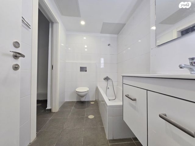 דירה, צבי תדמור, ח-501, חולון