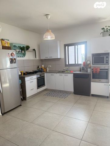 דירה, הפרחים, חריש