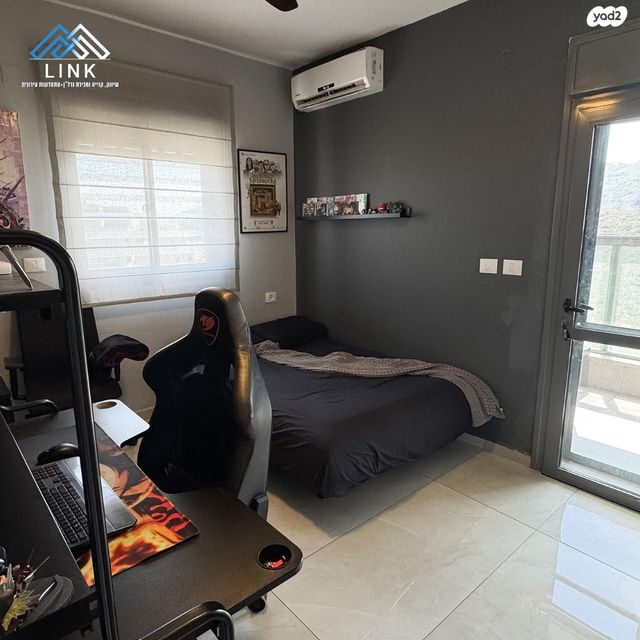 גג/ פנטהאוז, דוכיפת, רמות יצחק, נשר