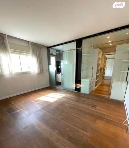 גג/ פנטהאוז, הרצל 2, מרכז דרום, רעננה