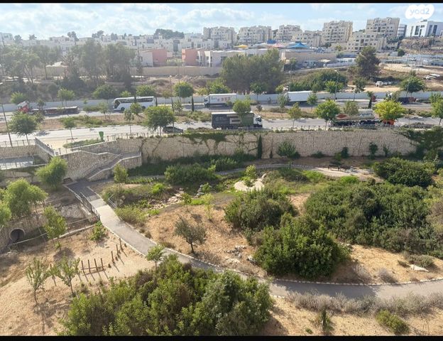 דירה, הפרחים, חריש