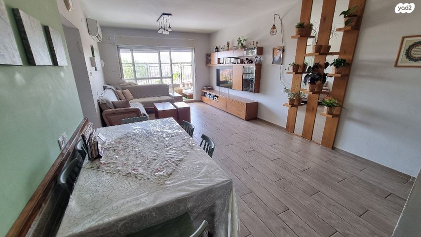 דירה, גבעת אלונים, יקנעם עילית