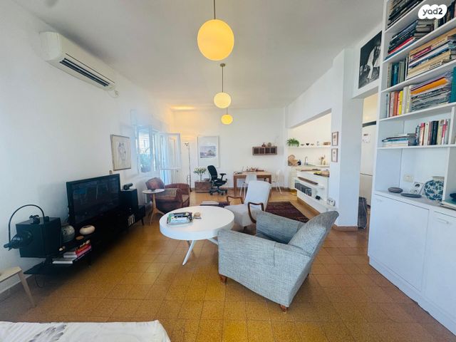 דירה, שלום עליכם 56, הצפון הישן - דרום, תל אביב יפו