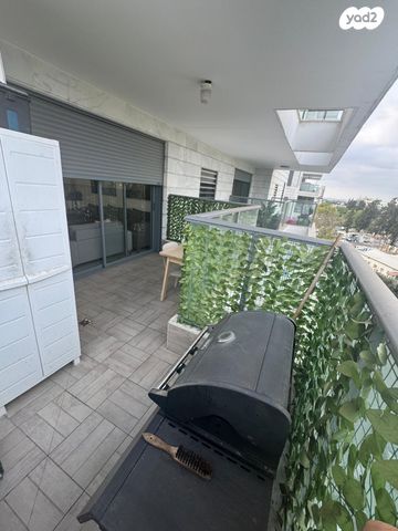 דירה, יגאל אלון 4, המרכז האזרחי, רמלה