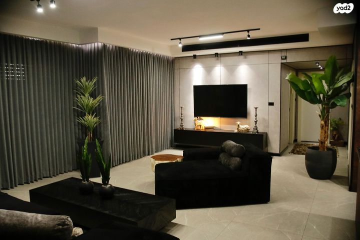 דירה, יוסף בורג, באר שבע