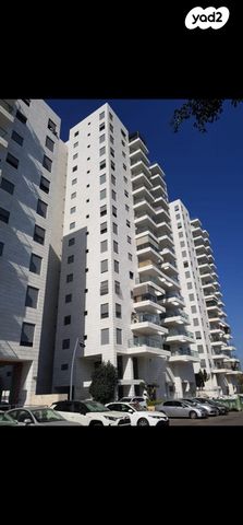 דירה, יגאל אלון 4, המרכז האזרחי, רמלה