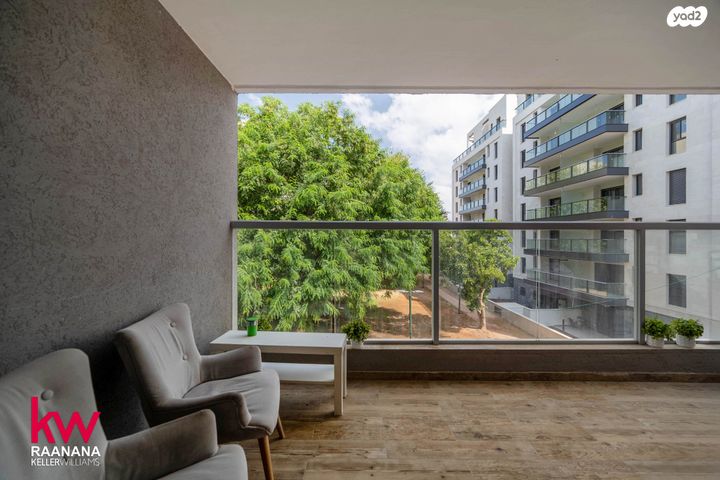 דירה, רעננה