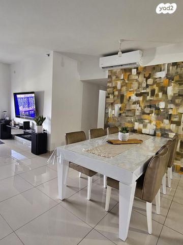 דירה, יגאל אלון 4, המרכז האזרחי, רמלה