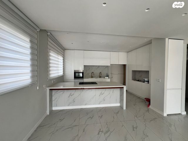 גג/ פנטהאוז, הרצל 2, מרכז דרום, רעננה