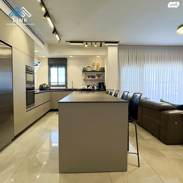 גג/ פנטהאוז, דוכיפת, רמות יצחק, נשר