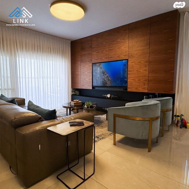 גג/ פנטהאוז, דוכיפת, רמות יצחק, נשר