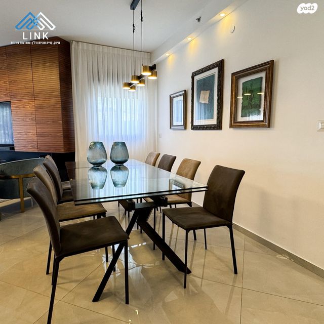 גג/ פנטהאוז, דוכיפת, רמות יצחק, נשר