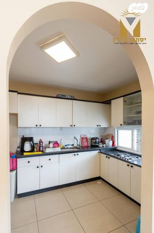 גג/ פנטהאוז, יהושע שטמפפר, עין גנים, פתח תקווה