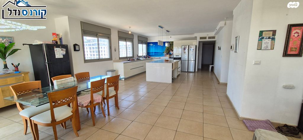 גג/ פנטהאוז, דרך לוי אשכול 70, קיראון, קרית אונו