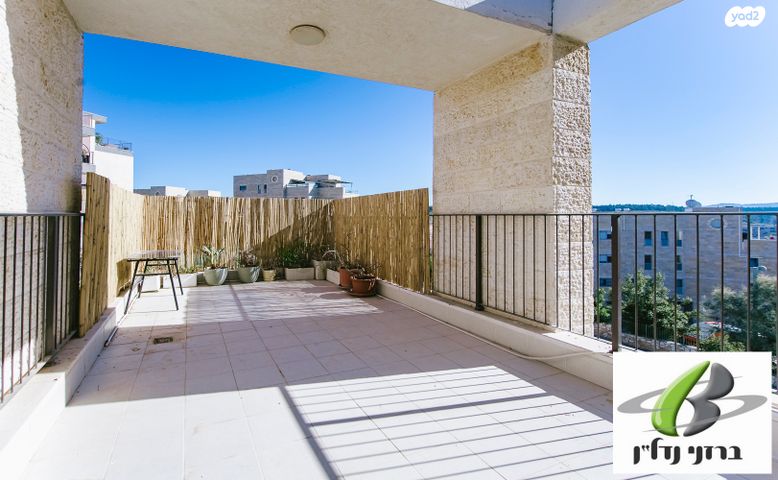 גג/ פנטהאוז, סנסן, צור הדסה