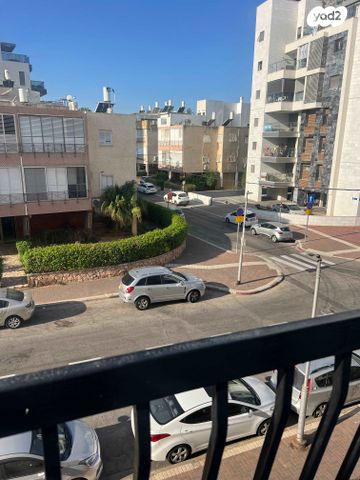 דירה, רחבעם זאבי, גרין ועם, חולון