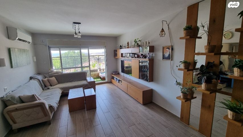 דירה, גבעת אלונים, יקנעם עילית