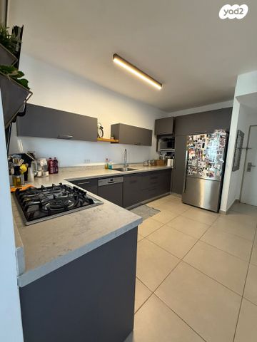 דירה, שייקה אופיר 10, ראש העין