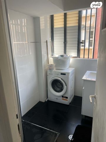 דירה, רחבעם זאבי, גרין ועם, חולון