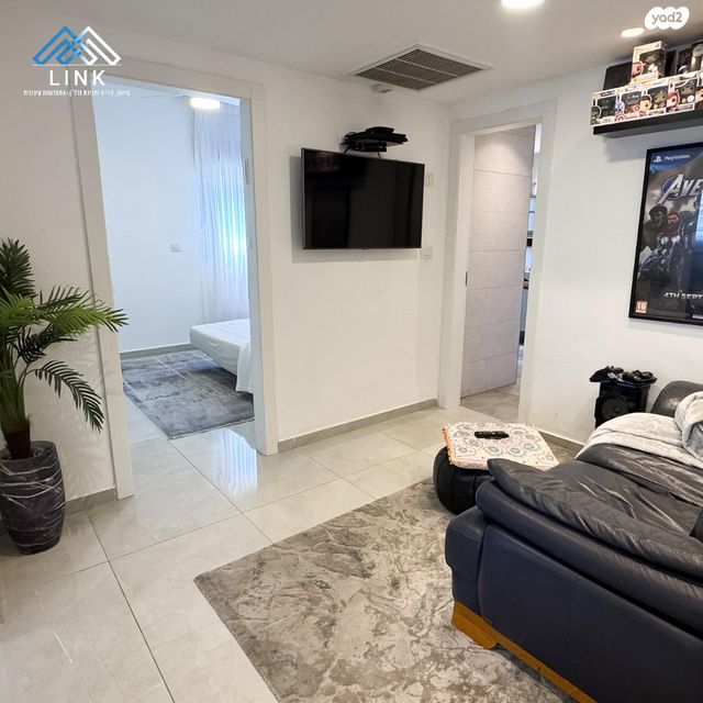 גג/ פנטהאוז, דוכיפת, רמות יצחק, נשר