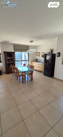 גג/ פנטהאוז, דרך לוי אשכול 70, קיראון, קרית אונו