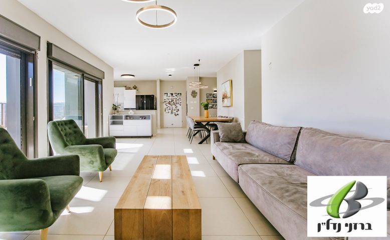 גג/ פנטהאוז, סנסן, צור הדסה