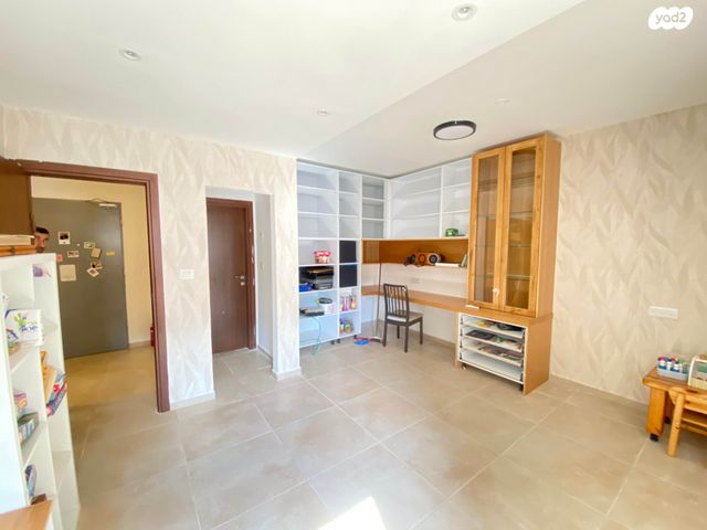 דירת גן, דרך הרעות 12, פרדסיה, פרדסיה